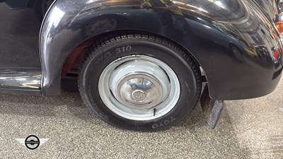 Lot 854 - 1958 MORRIS MINOR