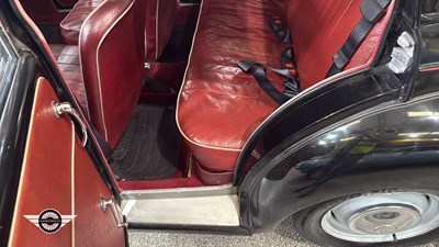 Lot 854 - 1958 MORRIS MINOR