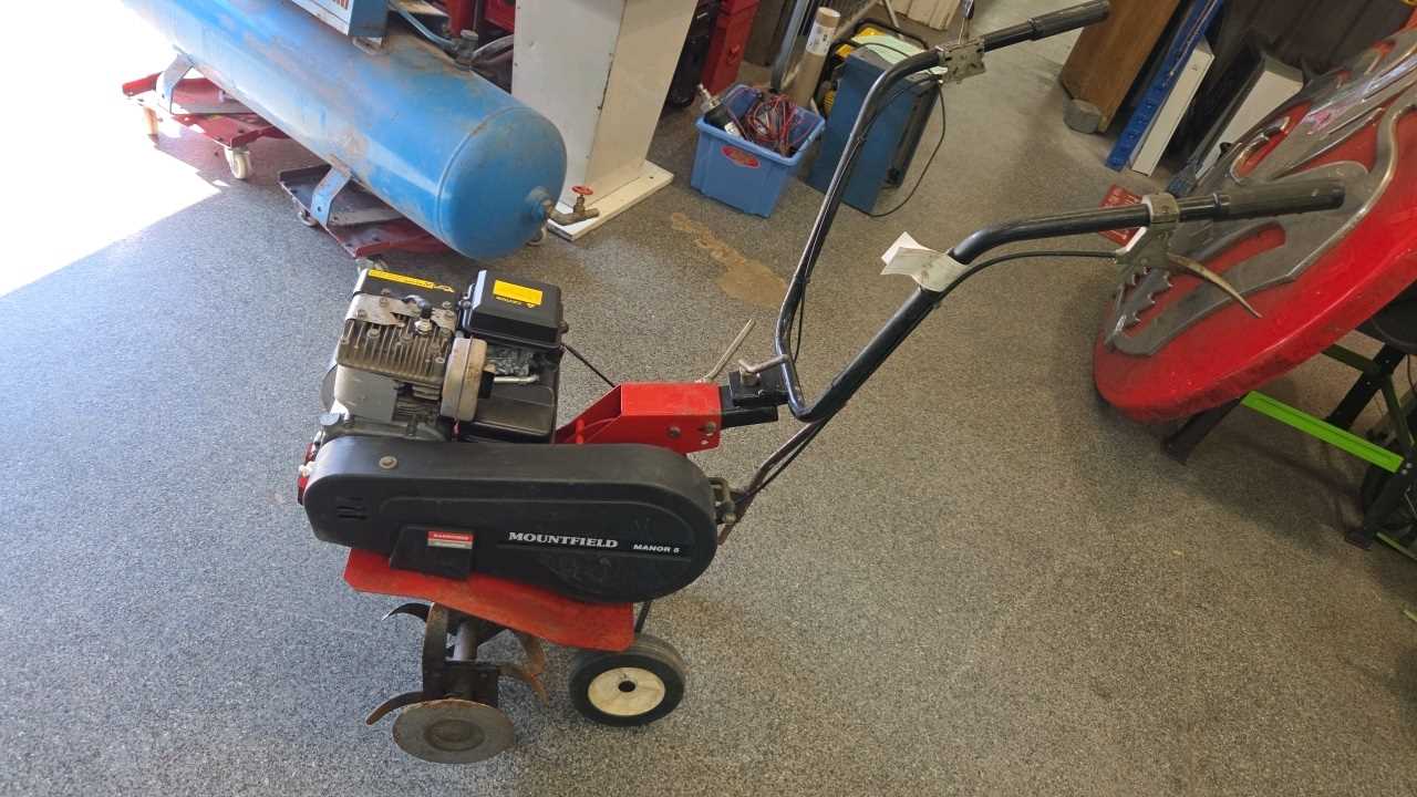 Lot 445 - MOUNTFIELD MANOR 5 24" GARDEN ROTAVATOR