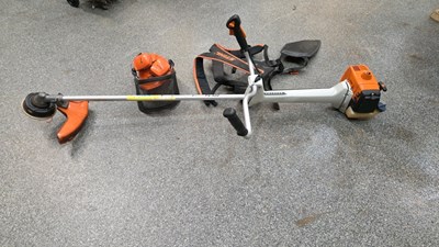 Lot 551 - STHIL FS400 STRIMMER WITH HARNESS & STHIL PROTECTIVE HELMET