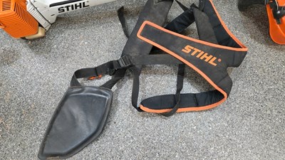 Lot 551 - STHIL FS400 STRIMMER WITH HARNESS & STHIL PROTECTIVE HELMET