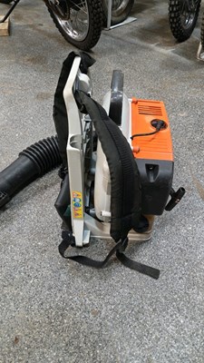Lot 551 - STHIL FS400 STRIMMER WITH HARNESS & STHIL PROTECTIVE HELMET
