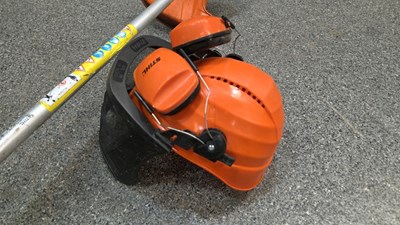 Lot 551 - STHIL FS400 STRIMMER WITH HARNESS & STHIL PROTECTIVE HELMET
