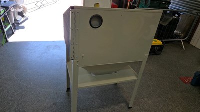 Lot 429 - MATRIS SBC220 SHOT/SAND BLASTING CABINET ( AS NEW )