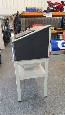 Lot 429 - MATRIS SBC220 SHOT/SAND BLASTING CABINET ( AS NEW )