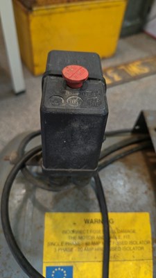 Lot 801 - EASY AIR 150LTR 240V COMPRESSOR