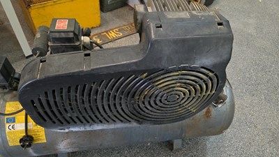 Lot 801 - EASY AIR 150LTR 240V COMPRESSOR