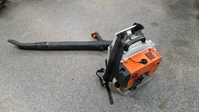 Lot 833 - STHIL BR400 BACKPACK LEAF BLOWER