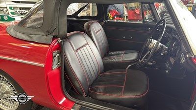 Lot 822 - 1963 MG B