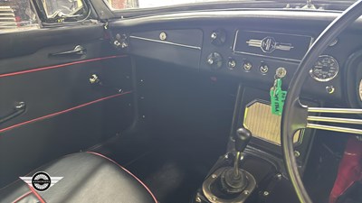 Lot 822 - 1963 MG B
