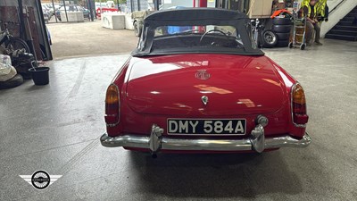 Lot 822 - 1963 MG B