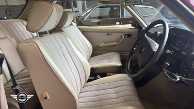 Lot 876 - 1977 MERCEDES 230 CW AUTO