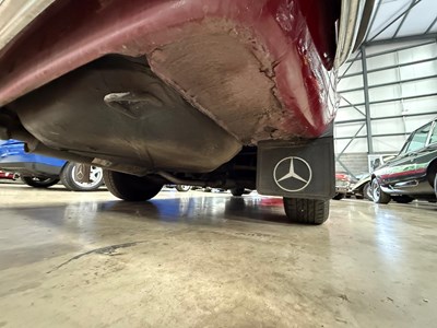 Lot 876 - 1977 MERCEDES 230 CW AUTO