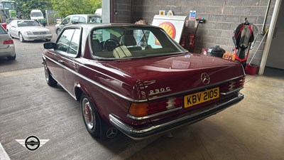 Lot 876 - 1977 MERCEDES 230 CW AUTO