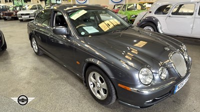 Lot 806 - 2002 JAGUAR S-TYPE V6 SE AUTO