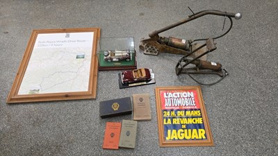 Lot 885 - 2 X AIR PUMPS + ASSORTED MEMORABILIA ITEMS