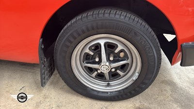 Lot 826 - 1980 MG B GT