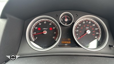 Lot 834 - 2005 VAUXHALL ASTRA SXI