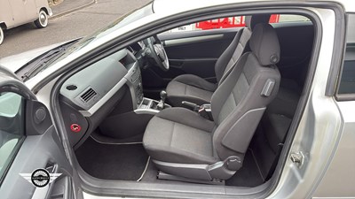 Lot 834 - 2005 VAUXHALL ASTRA SXI