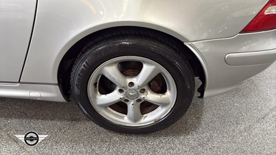 Lot 850 - 2002 MERCEDES SLK 320