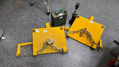 Lot 877 - 2 X HEAVY DUTY WHEEL CLAMPS + ASSORTED MEMORABILIA