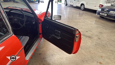 Lot 899 - 1980 MG B GT
