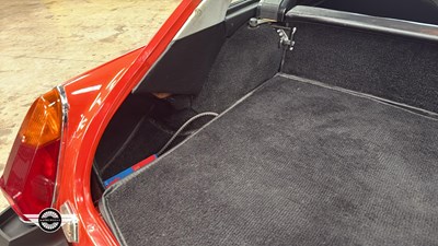 Lot 899 - 1980 MG B GT