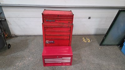 Lot 587 - SNAP-ON TOOL CHEST WITH TOOLS