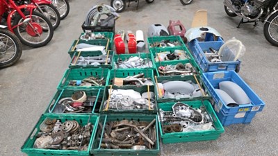 Lot 361 - LARGE COLLECTION OF ARIEL MOTORCYCLE PARTS