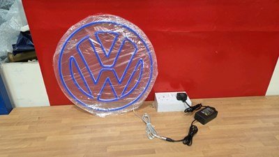 Lot 717 - NEON VW LIGHT UP SIGN 16" DIA