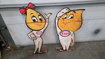 Lot 637 - MR & MRS DRIP METAL FIGURES 38" X 19"