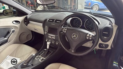 Lot 332 - 2004 MERCEDES SLK 350 AUTO