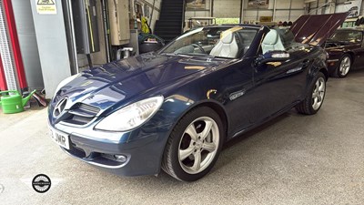 Lot 332 - 2004 MERCEDES SLK 350 AUTO