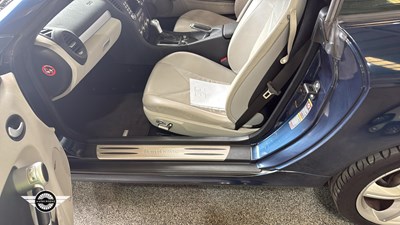 Lot 332 - 2004 MERCEDES SLK 350 AUTO