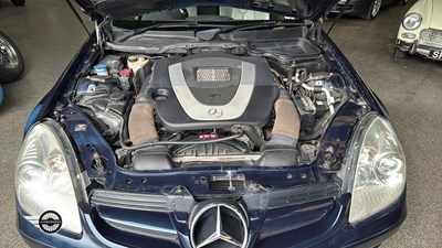 Lot 332 - 2004 MERCEDES SLK 350 AUTO
