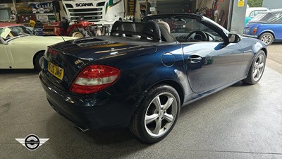 Lot 332 - 2004 MERCEDES SLK 350 AUTO