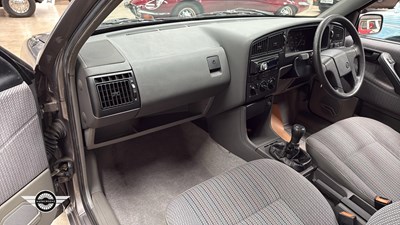 Lot 340 - 1993 VOLKSWAGEN PASSAT CL