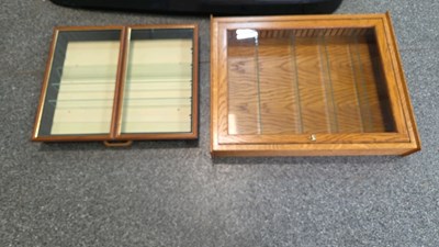 Lot 567 - 2 X WOODEN DISPLAY CABINETS