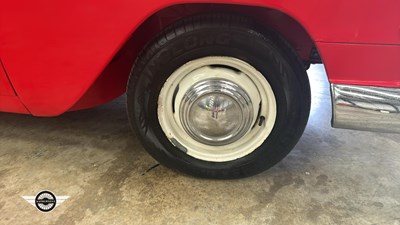Lot 303 - 1961 VAUXHALL VICTOR DELUXE