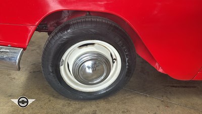 Lot 303 - 1961 VAUXHALL VICTOR DELUXE