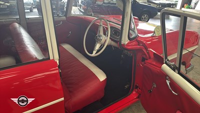 Lot 303 - 1961 VAUXHALL VICTOR DELUXE