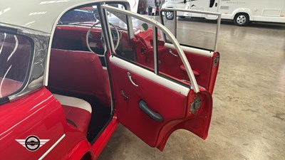 Lot 303 - 1961 VAUXHALL VICTOR DELUXE
