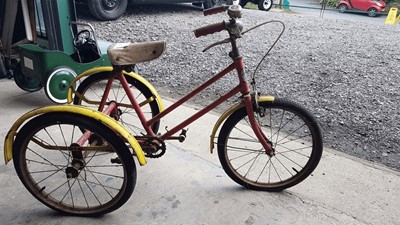 Lot 51 - CHILDS TRICYCLE