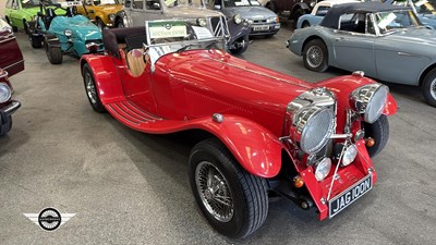 Lot 464 - 1975 DAIMLER SOVEREIGN 4.2 LWB AUTO (BASED ON A STEADMAN JAGUAR TS100)