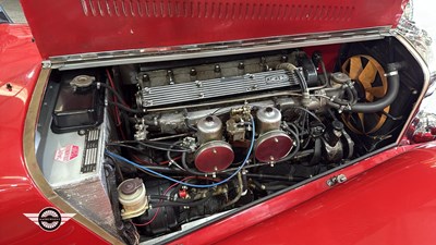 Lot 464 - 1975 DAIMLER SOVEREIGN 4.2 LWB AUTO (BASED ON A STEADMAN JAGUAR TS100)