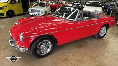 Lot 661 - 1973 MG B