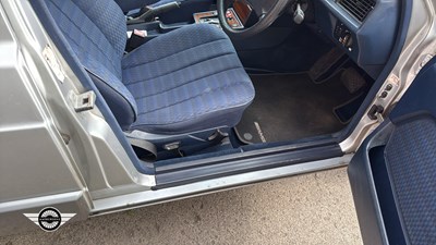 Lot 588 - 1991 MERCEDES 190E AUTO