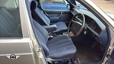 Lot 588 - 1991 MERCEDES 190E AUTO