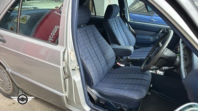 Lot 588 - 1991 MERCEDES 190E AUTO
