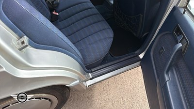 Lot 588 - 1991 MERCEDES 190E AUTO